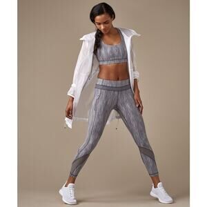 Lululemon Loud & Clear Windbreaker Jacket Women's Size 4 White Long Sleeves